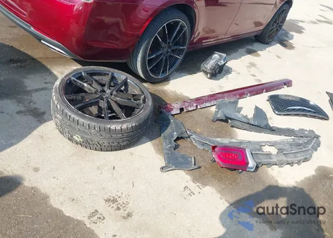 2018 Chrysler 300 Touring z USA, uszkodzony, nr VIN 2C3CCAAG4JH340419